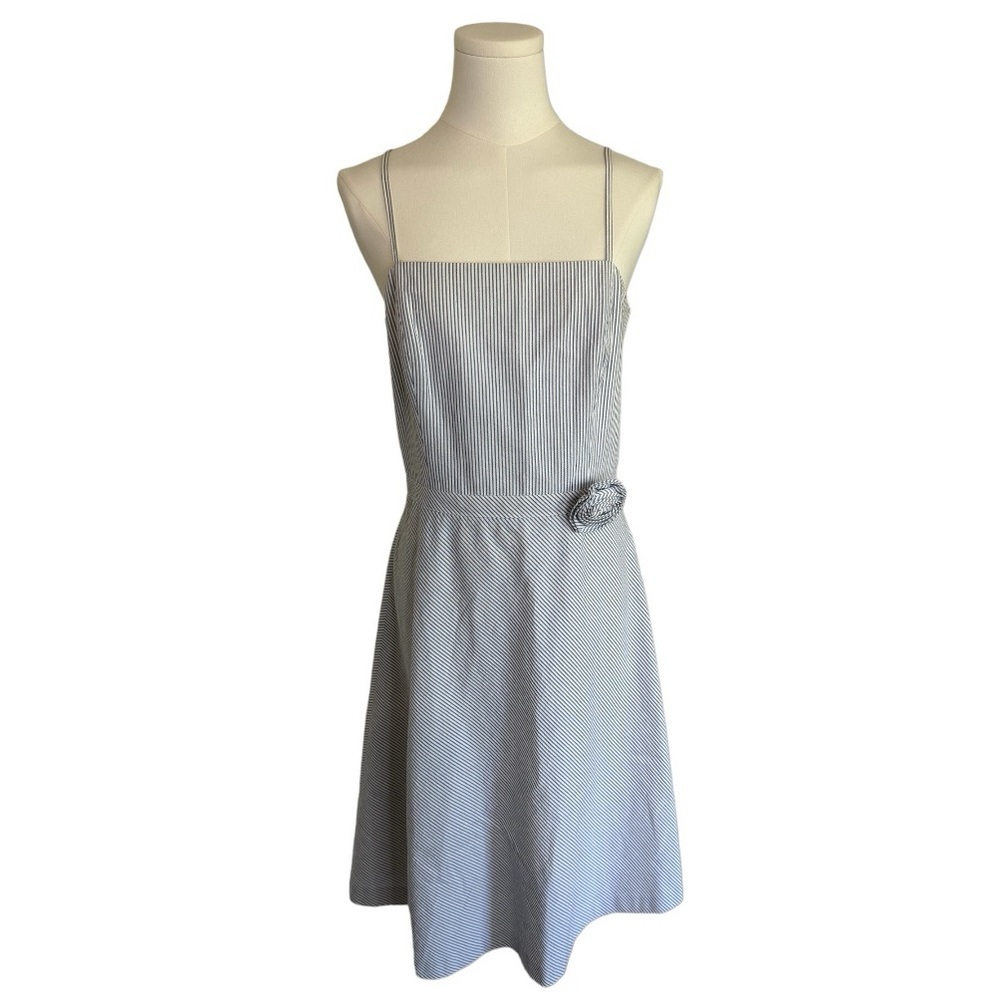ANN TAYLOR Seersucker Blue White Stripe Dress Flower Pin Size 6 Midi 100% Cotton